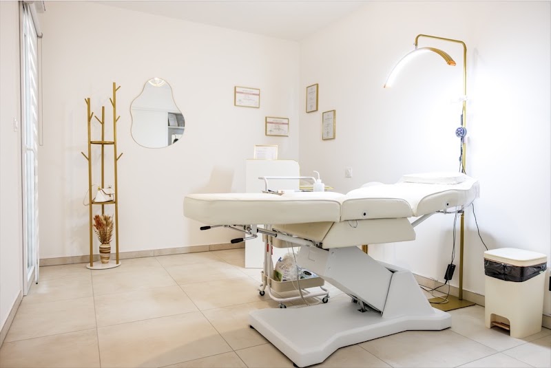 Dermo Beauty - Sourcils & cils Ajaccio - OneBooking