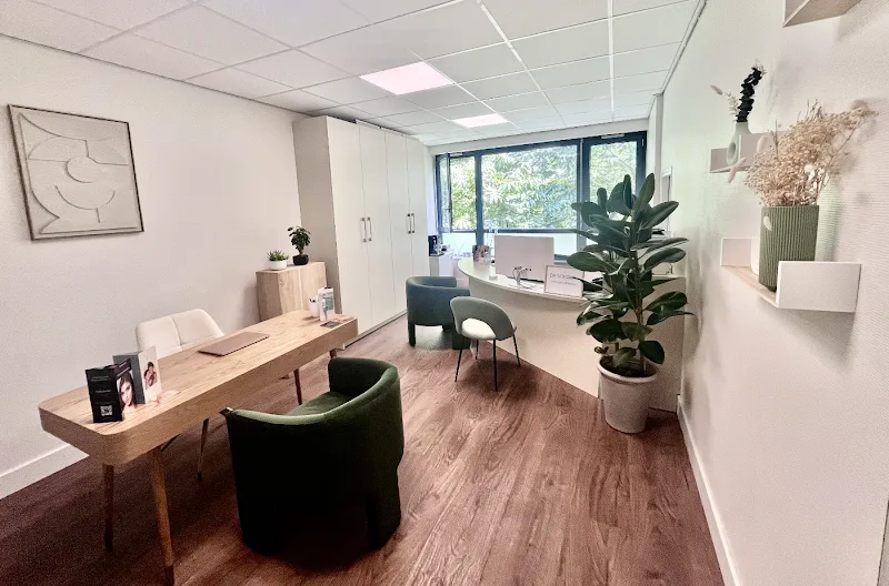 Clinique Esthétique Bravaat - Épilation Rennes - OneBooking