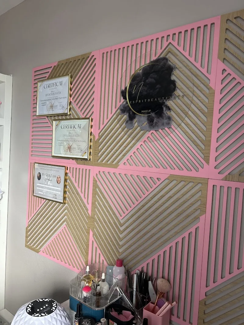 EspritbeautéNaty - Ongle & Regard MONDEVILLE - Sourcils & cils Caen - OneBooking
