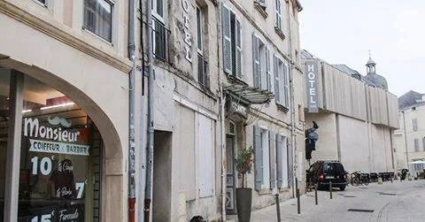 Monsieur H - Barbier La Rochelle - OneBooking