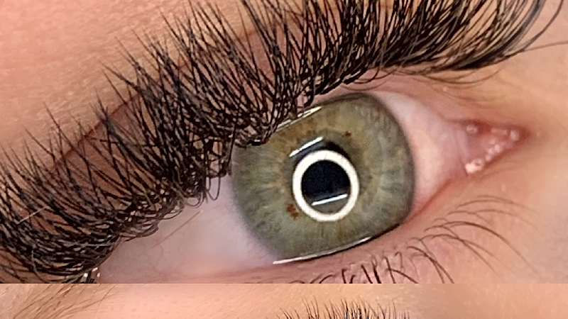 Marie Llorca Roma - Sourcils & cils Aurillac - OneBooking