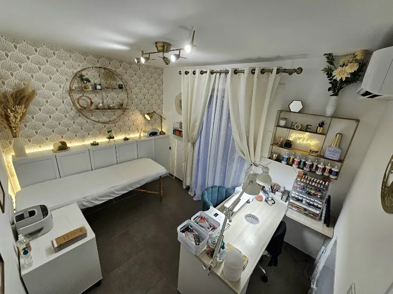 Histoire D'ongle - Onglerie Ajaccio - OneBooking