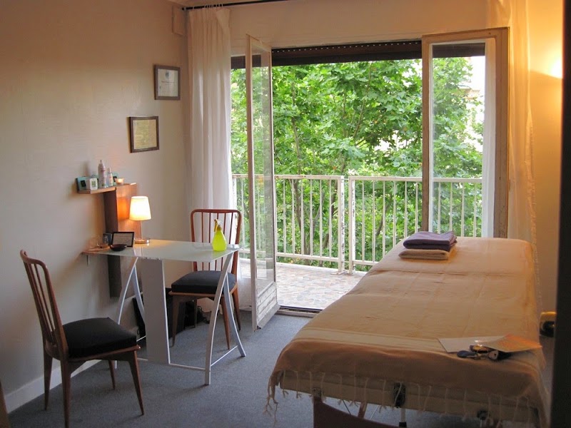 L'ESPRIT CORPS - Isabelle Galimberti - Sensitive Gestalt Massage Cannes Carnot - Massage Cannes - OneBooking
