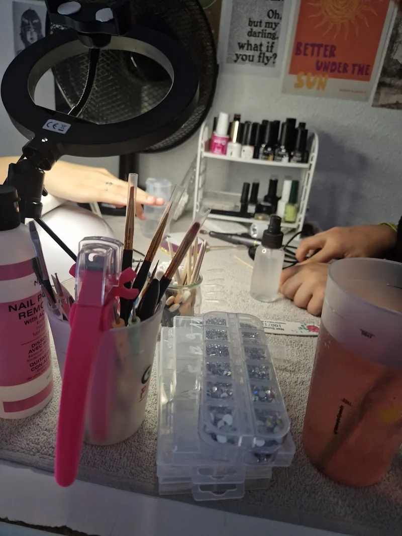 Nails by Saf - Onglerie Grenoble - OneBooking