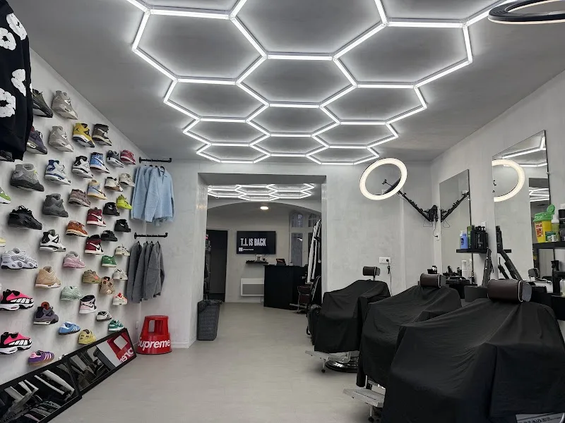 Groomers Barbershop Angers - Barbier Angers - OneBooking