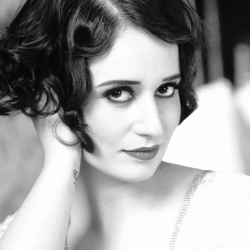 Maquilleuse à domicile/Formation en Maquillage: Eclats de Folie - Maquillage Angers - OneBooking