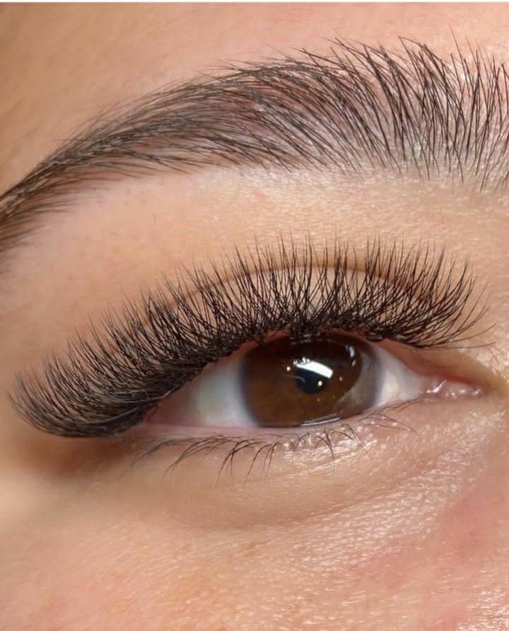 BELLEAURA - Sourcils & cils Bordeaux - OneBooking