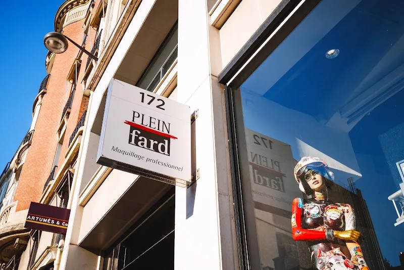 Plein Fard - Maquillage Paris - OneBooking