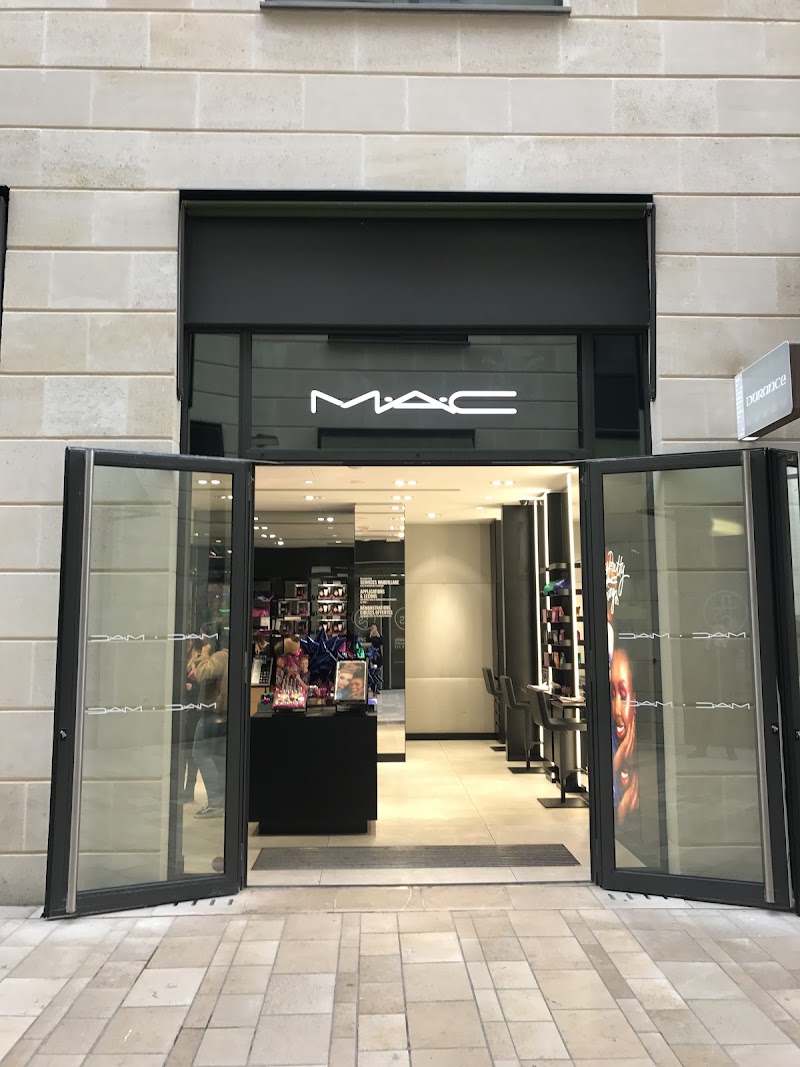 MAC Cosmetics - Maquillage Bordeaux - OneBooking