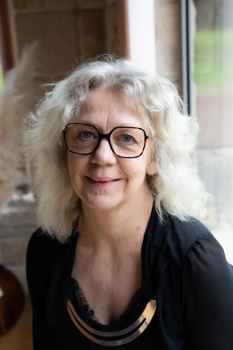 Isabelle Moutel - Sophrologue à Fougères et reflexologue émotionnelle / Sophro Zen - Massage Fougères - OneBooking