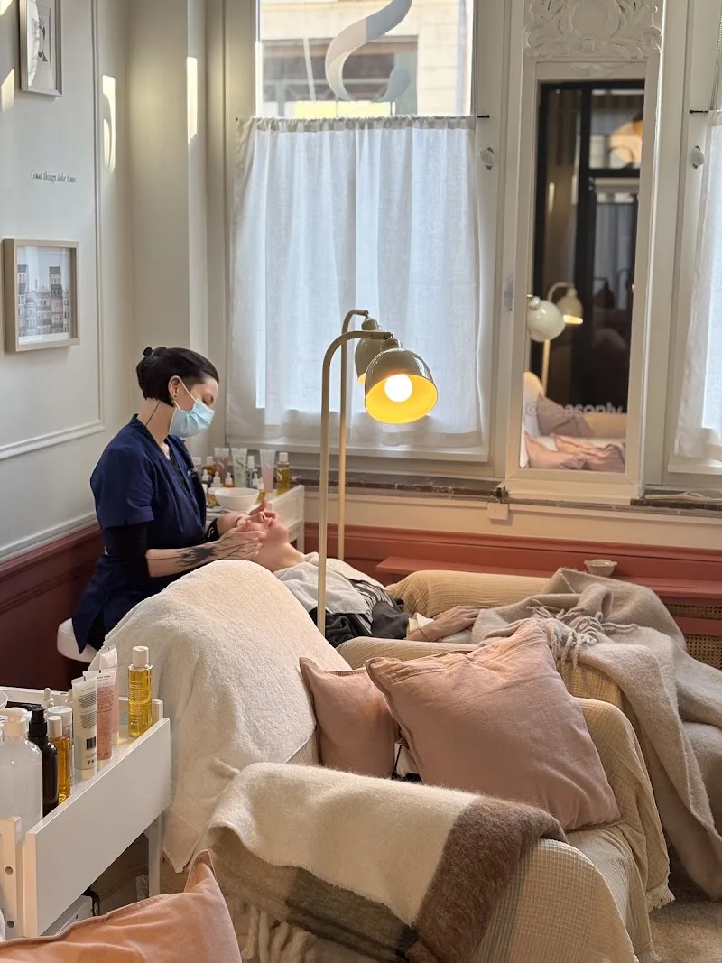 Seasonly - Skin Studio Lille - Massage Lille - OneBooking