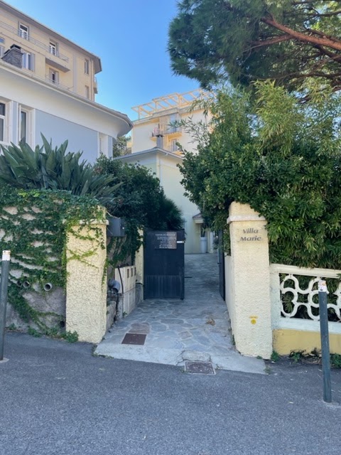 Docteur Andréa Vincentelli - Médecin Esthétique - Épilation Bastia - OneBooking