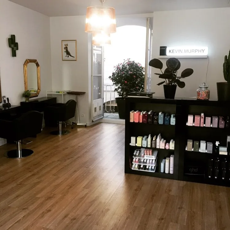 Coiffeur Angers - Marie Agostini Salon de coiffure - Coiffure Angers - OneBooking