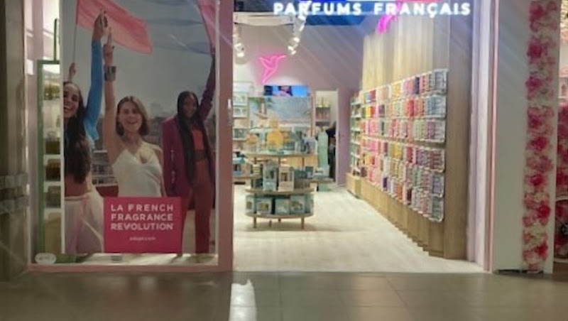 Adopt Parfums - Maquillage Amiens - OneBooking