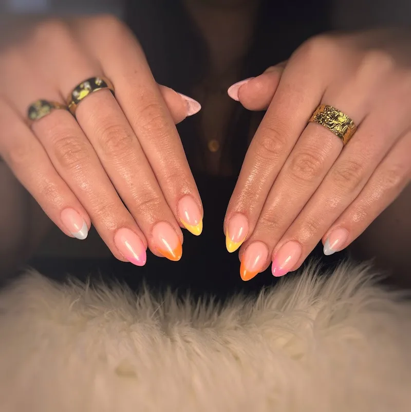 Em Nail's - Onglerie Besançon - OneBooking