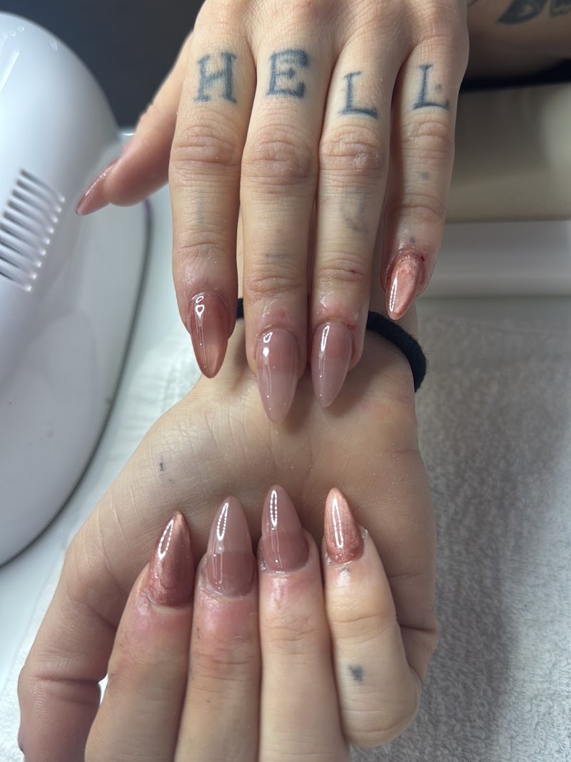 Tina Nails-Cannes - Onglerie Cannes - OneBooking