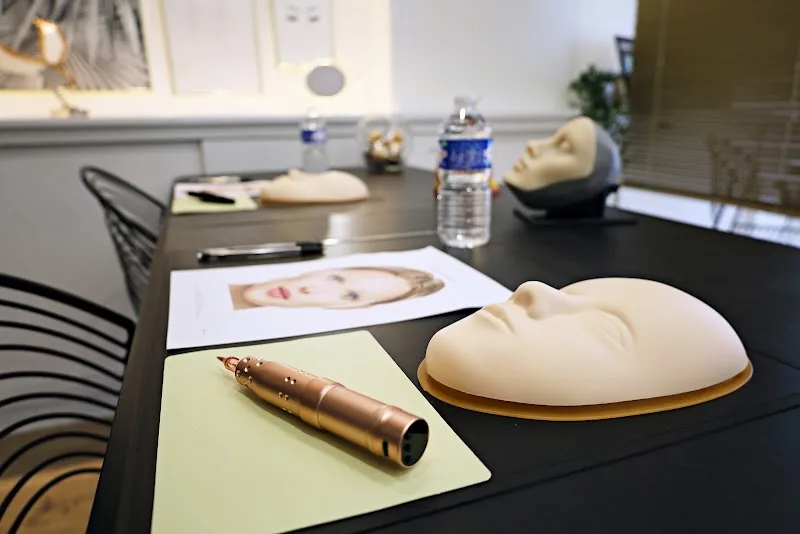 Académie FMD ( anciennement SUBLILINE ACADEMY) - Formation et Distribution - Maquillage permanent - Maquillage Paris - OneBooking