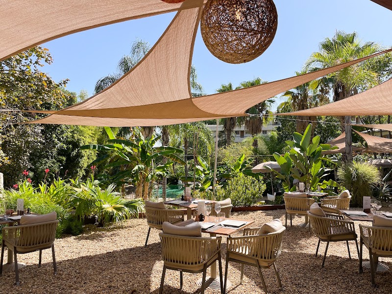 Cannes Villa St Barth : Maison d'hôtes de prestige 5 étoiles à Cannes - Piscine - SPA - Spa Cannes - OneBooking