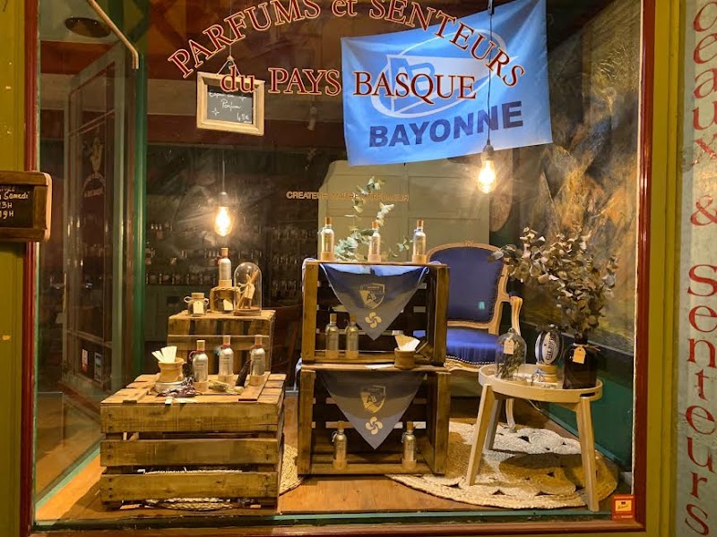 Parfums et Senteurs du Pays Basque Bayonne - Maquillage Bayonne - OneBooking