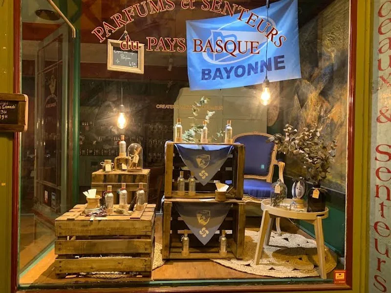 Parfums et Senteurs du Pays Basque Bayonne - Maquillage Bayonne - OneBooking