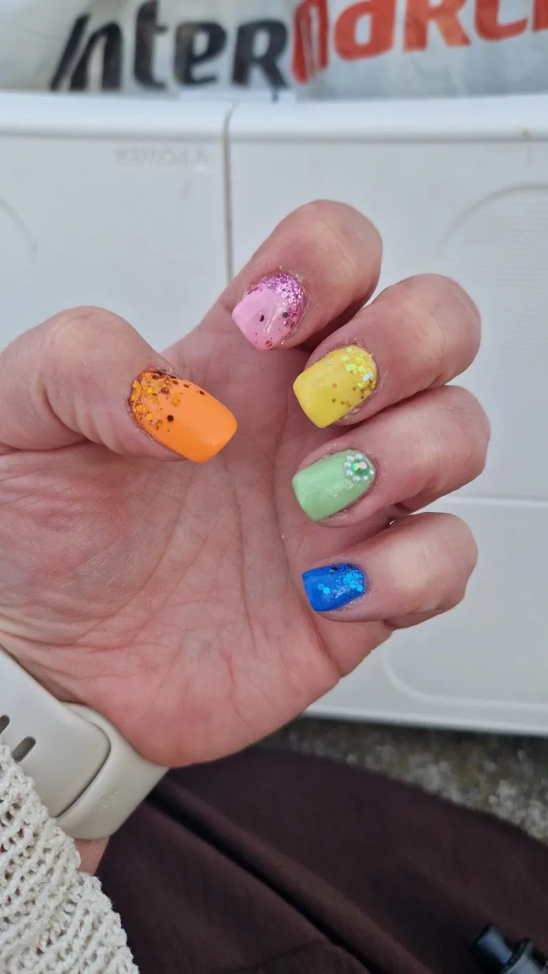 Ongles d'Antarès - Onglerie Clermont-Ferrand - OneBooking
