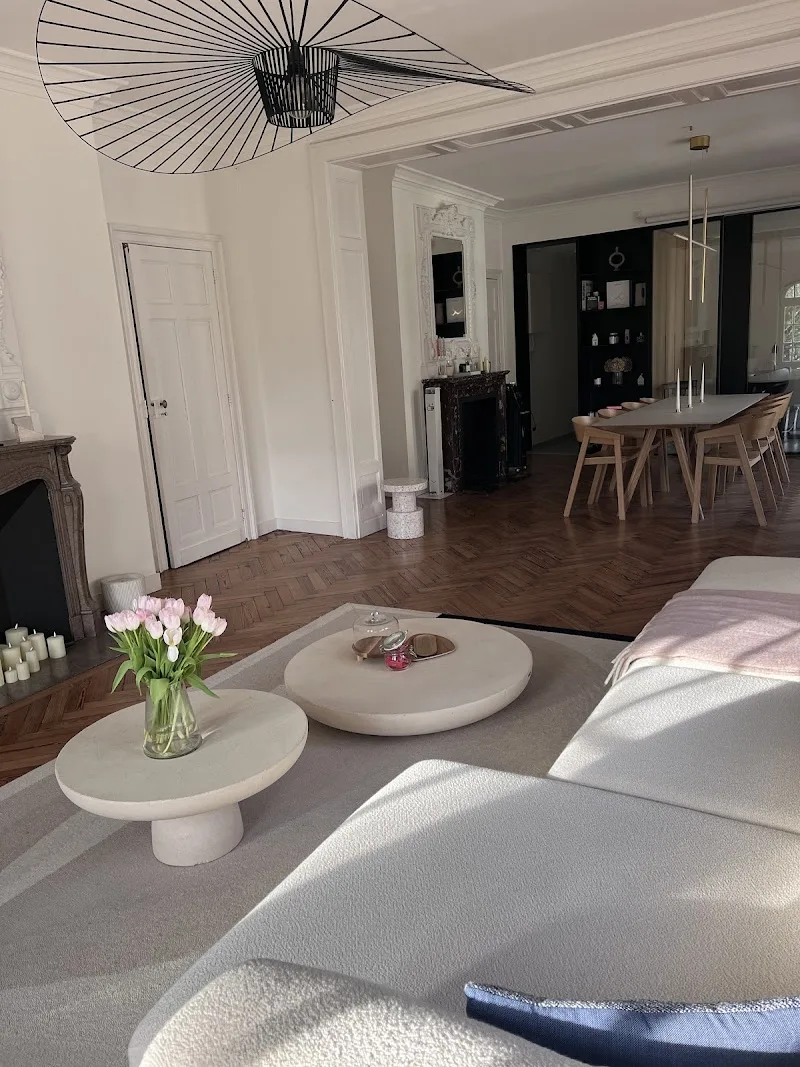 Héloïse D. - Massages bien être corps et visage sur mesure, soin prénatal, post natal, rebozo - Massage Lille - OneBooking