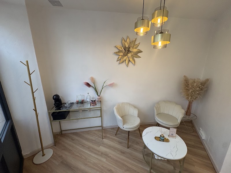 LAUREN’CILS - Esthétique Béziers - OneBooking