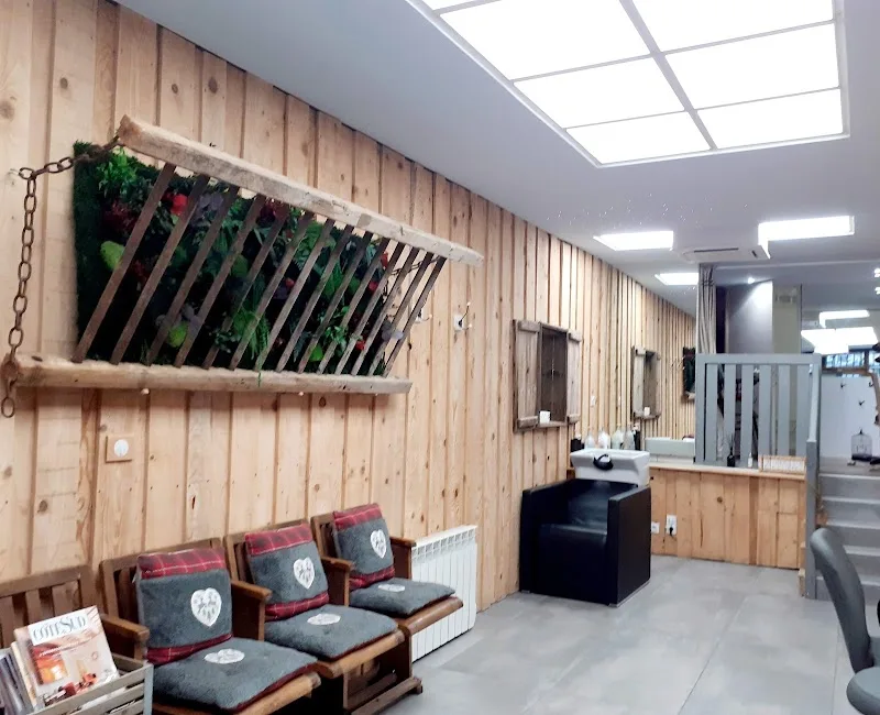 Joyce" hairdresser - Coiffure Grenoble - OneBooking