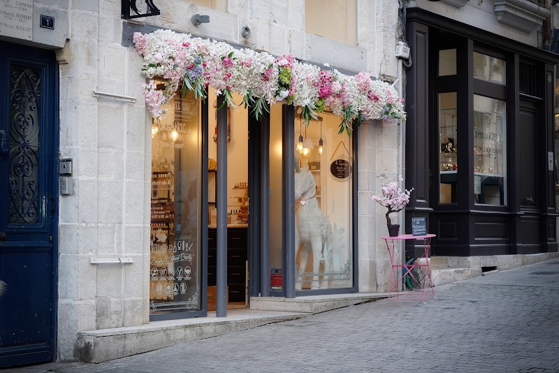 Victorine Cosmétique - Maquillage Bayonne - OneBooking