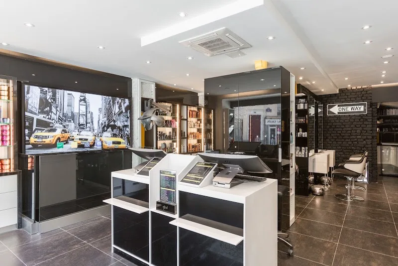 Alexandre Henry coiffeur Paris 13 - Coiffure Paris - OneBooking