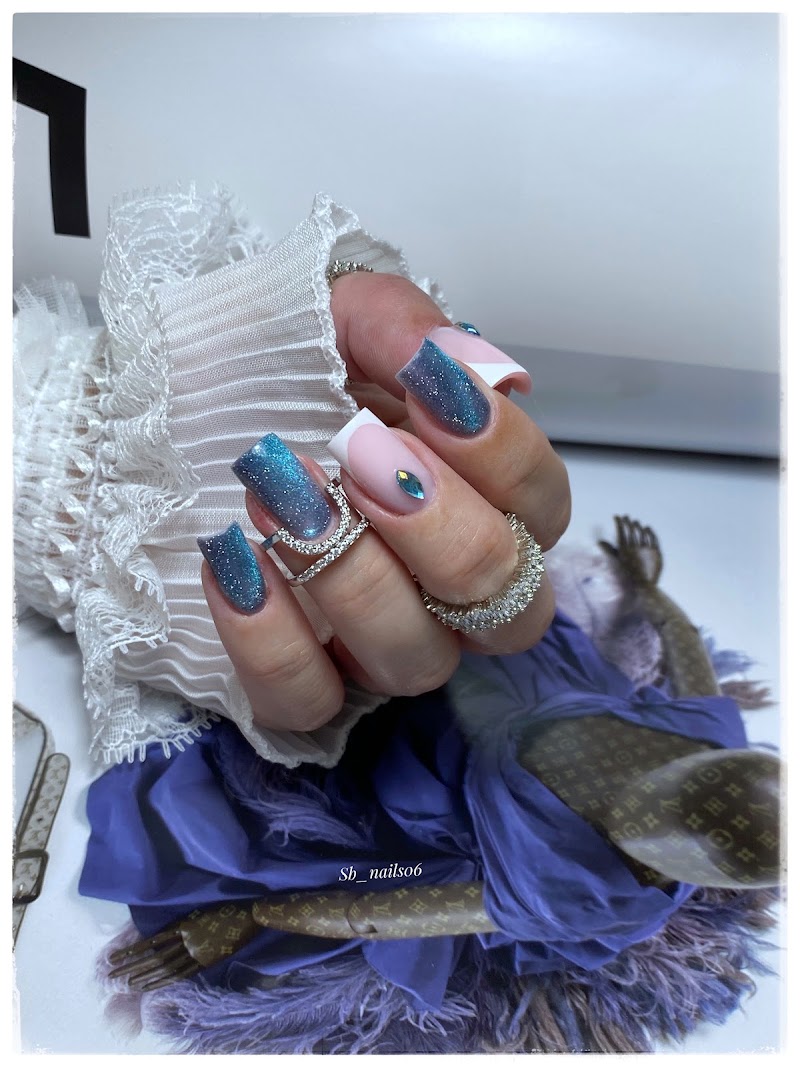 Sb nails 06 ongles à Mandelieu - Onglerie Cannes - OneBooking