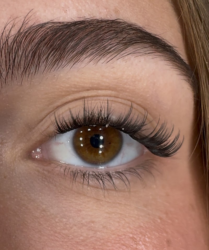 INSTITUT NYA & NYA COSMETICS - Sourcils & cils Auxerre - OneBooking
