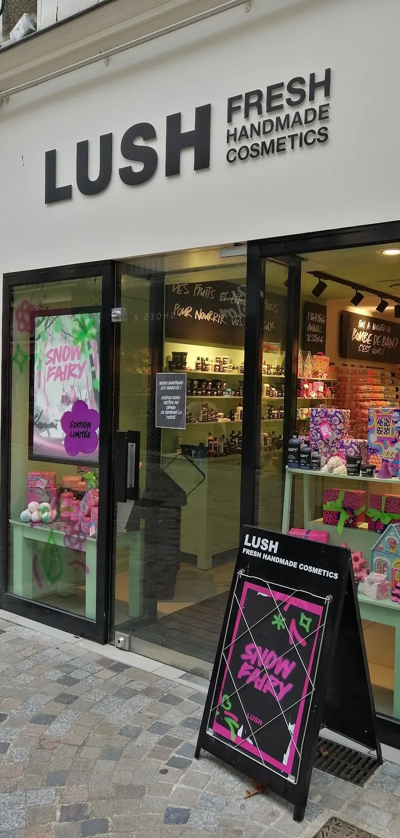 LUSH Cosmetics Le Mans - Maquillage Le Mans - OneBooking