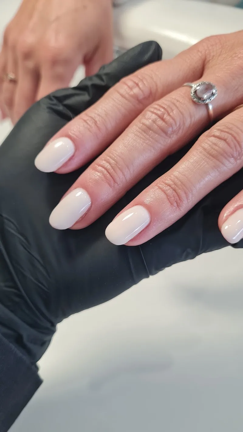 Nailyn - Prothésiste ongulaire - Onglerie Amiens - OneBooking