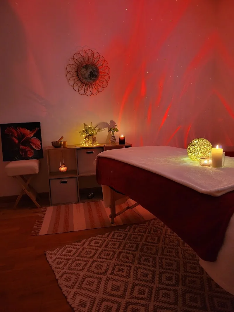 Audrey Ori - Soin émotionnel et énergétique par la respiration la parole et le massage à Le Mans - Massage Le Mans - OneBooking