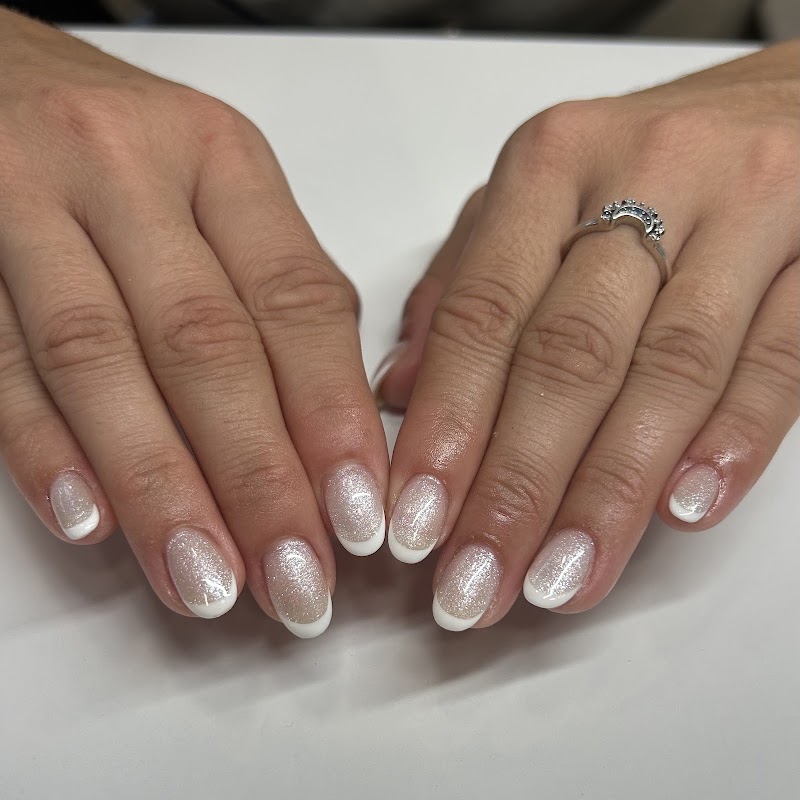 MÉLIA BEAUTÉ. Onglerie, Mani/pedi, BIAB, cils, brow & lashes lift, épilation - Onglerie Cannes - OneBooking