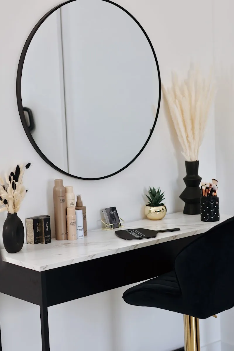 GlamBeauty Maquilleuse Professionnelle / Prothésiste ongulaire à Saint- Egrève - Maquillage Grenoble - OneBooking