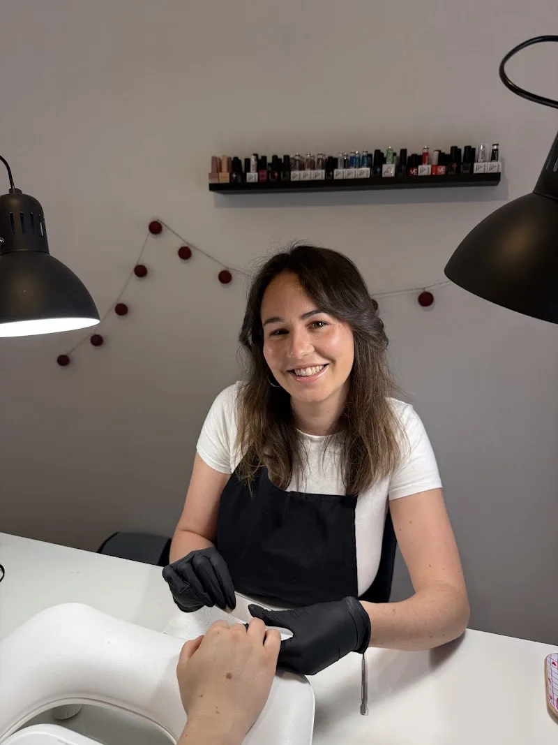 ENAMOR Nails - Onglerie Lyon - OneBooking