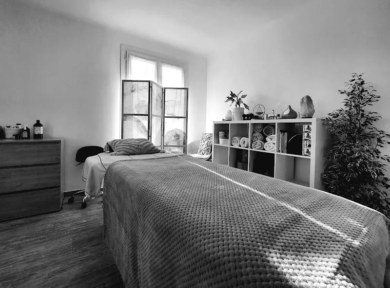 ACKROYD Kristina, Massage au cabinet/à domicile ou en entreprise, Massage sportif, Massage des tissu profond à Manosque - Massage Manosque - OneBooking