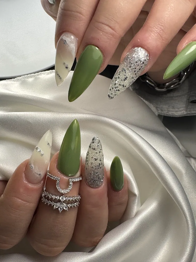 Sauvage Chantal Chantal - Maquillage Tours - OneBooking