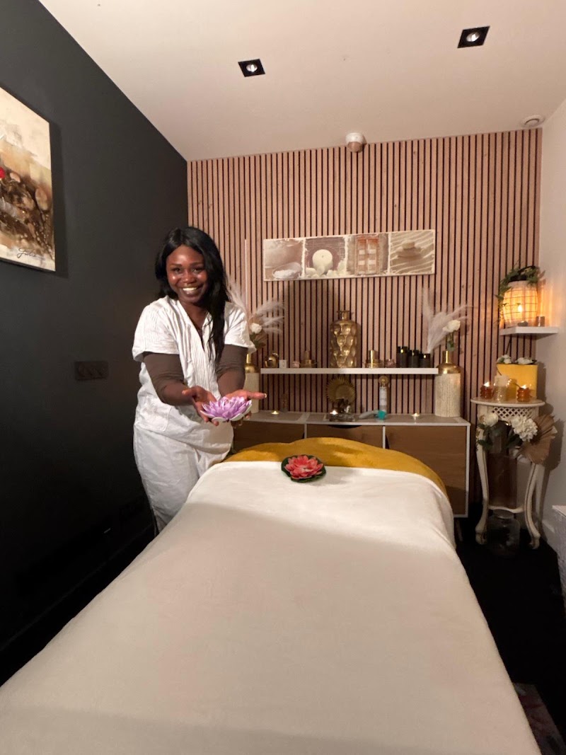 Tako Mains d’Auréa | Magnétiseur - reboutement , soulagement douleurs musculaires , modelages, drainage lymphatique - Cannes - Bien-être Cannes - OneBooking