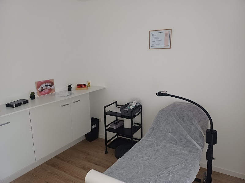 La perle du sourire - Institut de beauté à Béziers (blanchiment dentaire, rehaussement de cils, mascara semi-permanent) - Esthétique Béziers - OneBooking