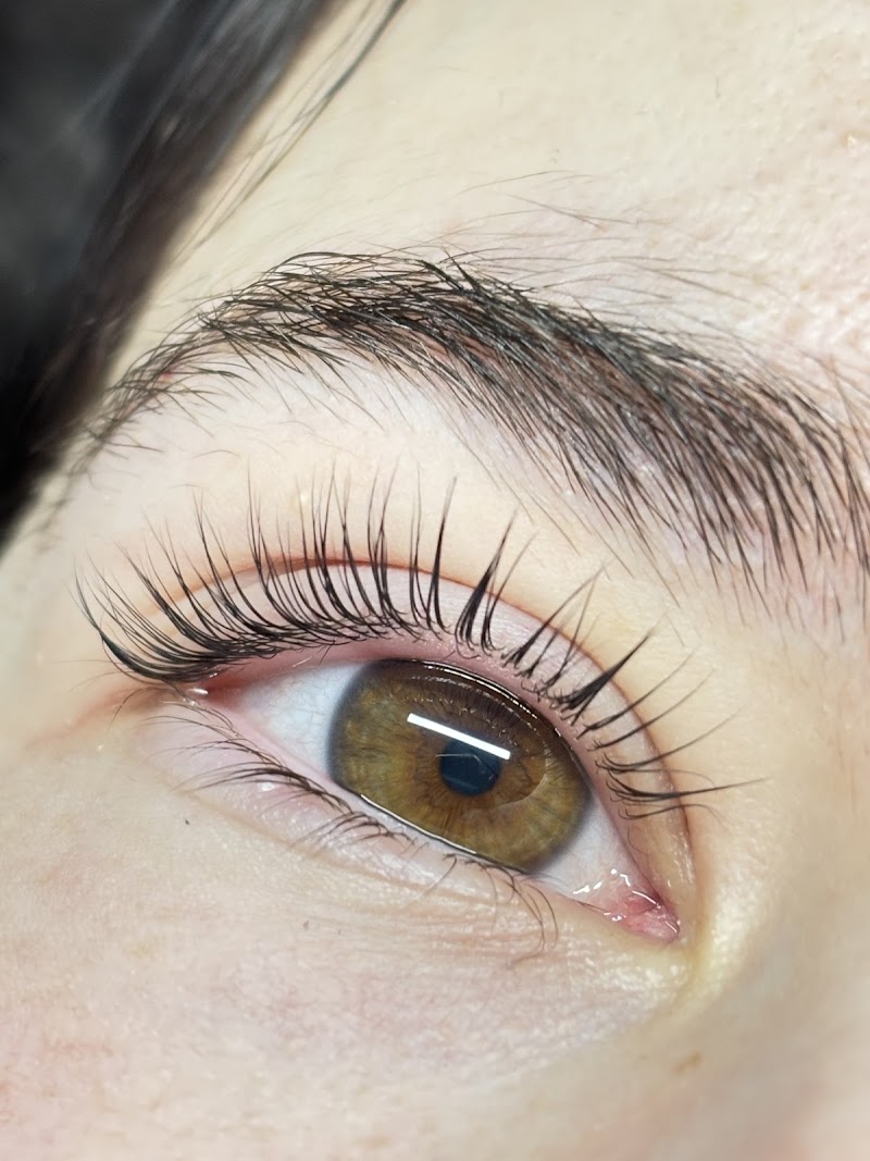 Monna ( Mbeautyeyes ) - Épilation Amiens - OneBooking