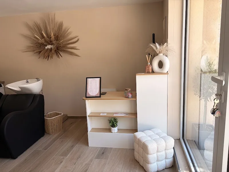 LES CISEAUX BY DORINE - Barbier Manosque - OneBooking