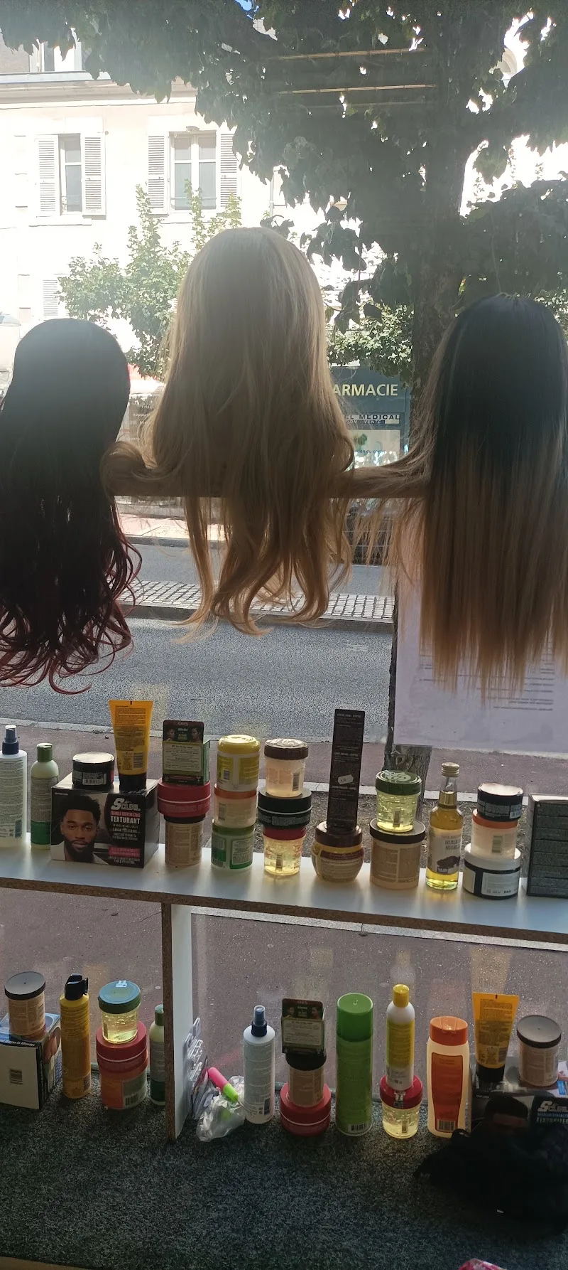 Mèches à Mèches Afro Boutique - Maquillage Limoges - OneBooking