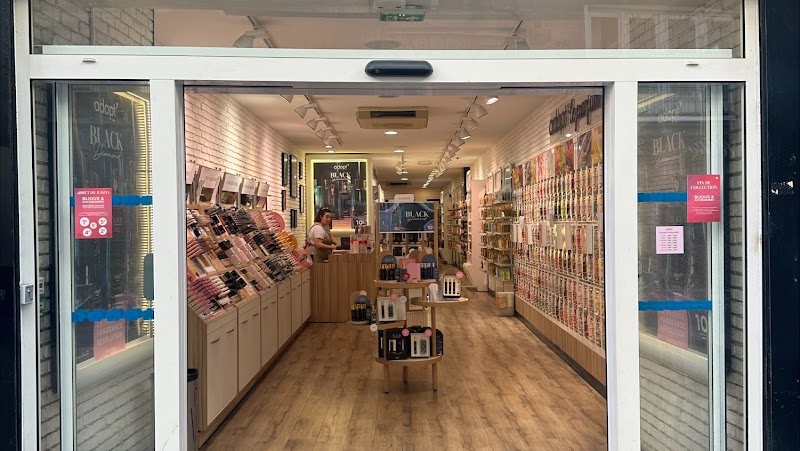 Adopt Parfums - Maquillage Bordeaux - OneBooking