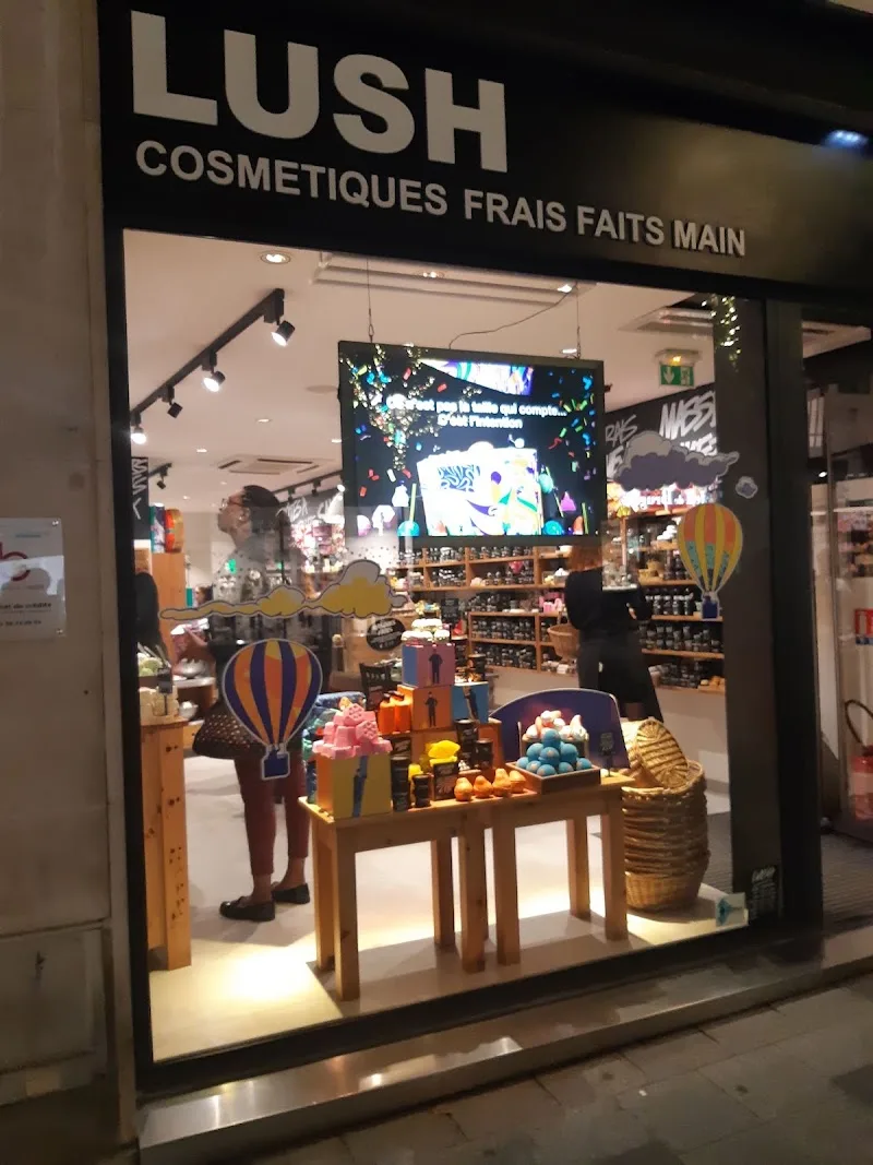 LUSH Cosmetics Orléans - Maquillage Orléans - OneBooking