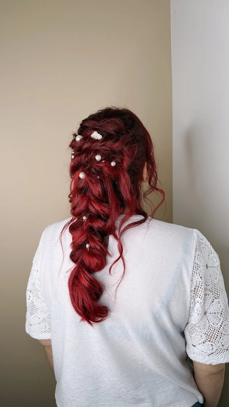 ALUISI EVA MAQUILLEUSE PROFESSIONNELLE / COIFFURE / PHOTOGRAPHIE / SOIN VISAGE / EXTENSIONS DE CILS - Maquillage Toulouse - OneBooking