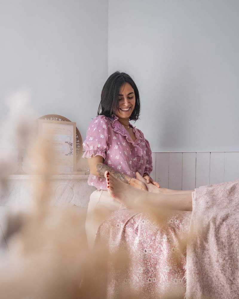 Chloé 🌸 Restaure ton bien etre - Massage Cannes - OneBooking