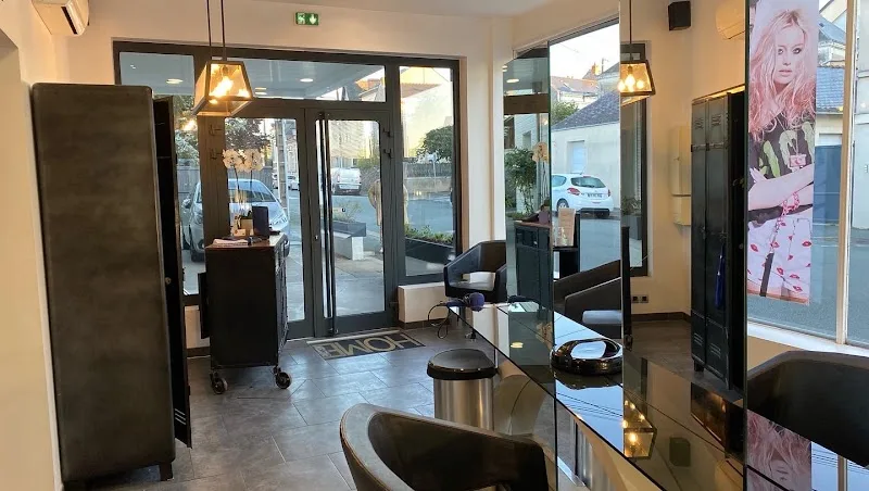 Une longueur d' avance - Coiffure Angers - OneBooking